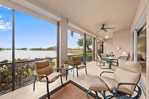 Apartment / Etagenwohnung in Naples, Collier County