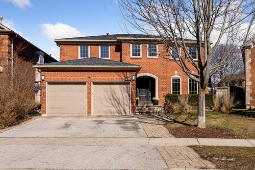 Detached House in Oakville, Ontario