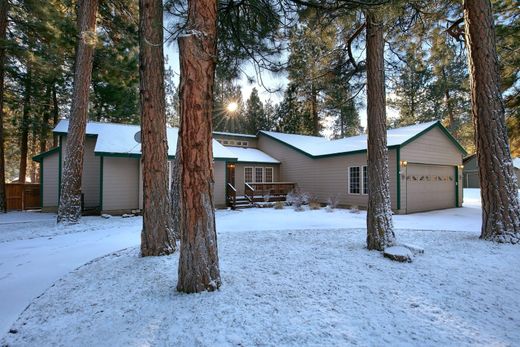 Luxury home in Sisters, Deschutes County