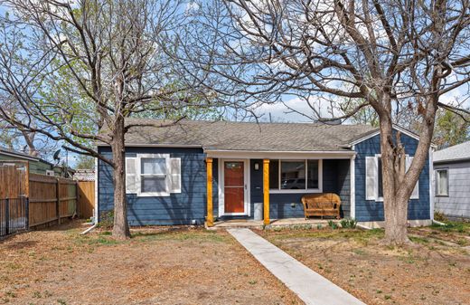 Detached House in Aurora, Adams County