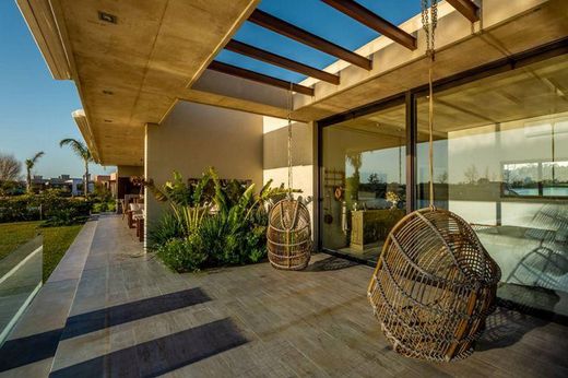 Einfamilienhaus in Colonia Nicolich, Nicolich