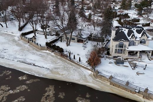 Maison individuelle à Sainte-Dorothée, Laval Region