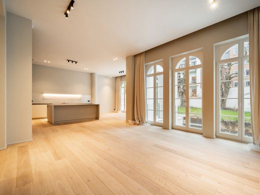 Apartment / Etagenwohnung in Ixelles/Elsene, Region Brüssel-Hauptstadt