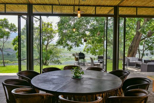Country House in Ixtlahuacán de los Membrillos, Jalisco