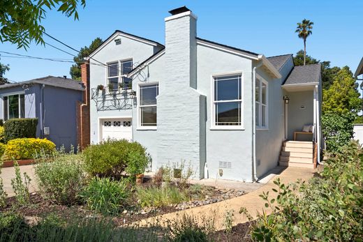 Detached House in San Mateo, San Mateo County