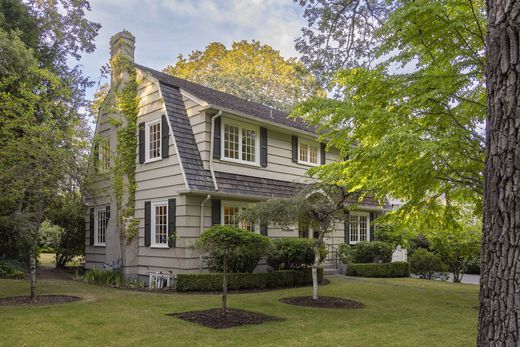 Detached House in Oak Bay, Capital Regional District