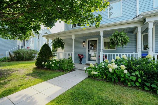 Apartment in Collingwood, Ontario