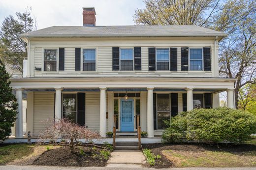 Luxury home in Brookline, Norfolk County