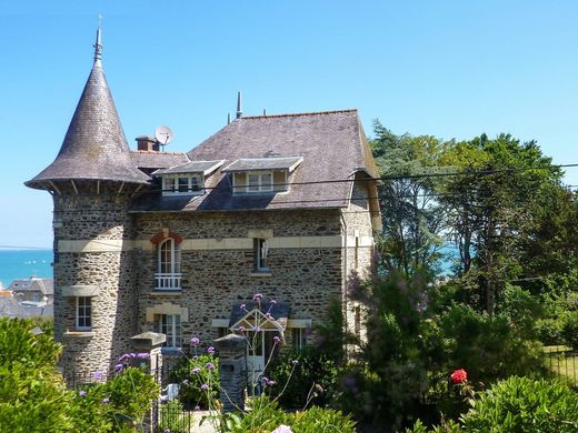 Частный Дом, Сент-Брие, Côtes-d'Armor