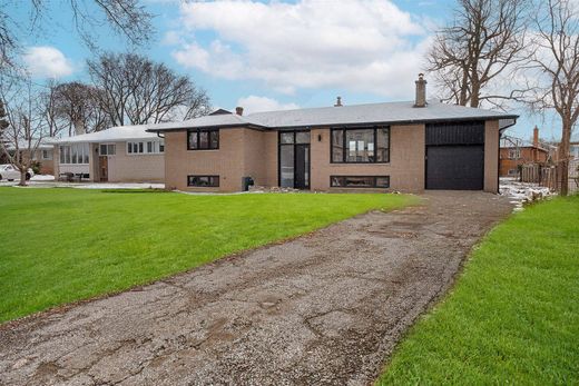 Detached House in Vaughan, Ontario