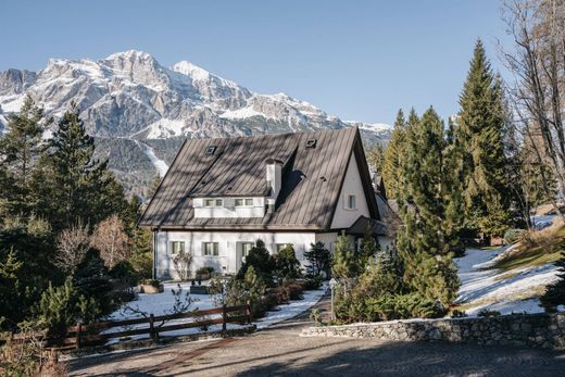 Villa a Cortina d'Ampezzo, Belluno