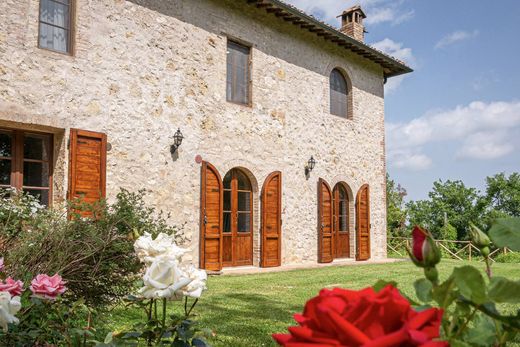 Dom jednorodzinny w Monticiano, Provincia di Siena