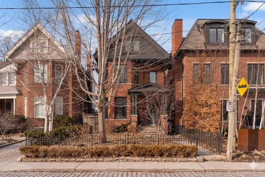Detached House in Toronto, Ontario