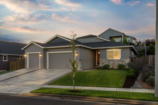 Luxury home in Ridgefield, Clark County