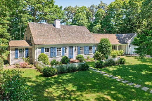 Detached House in Osterville, Barnstable County