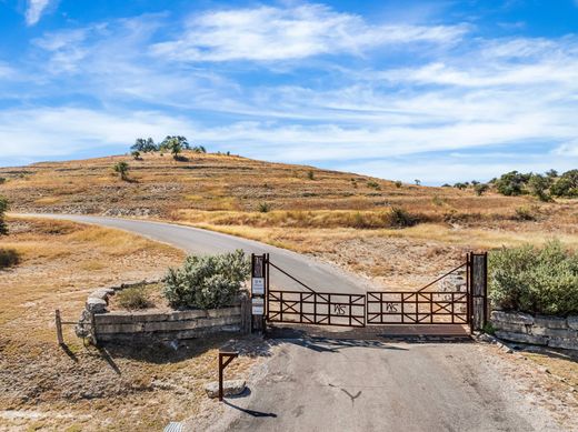 Grond in Johnson City, Blanco County