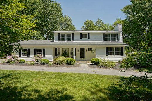 Detached House in Merrimack, Hillsborough County