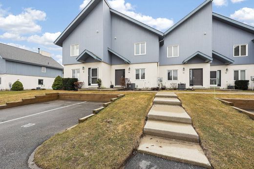 Apartment in The Blue Mountains, Ontario