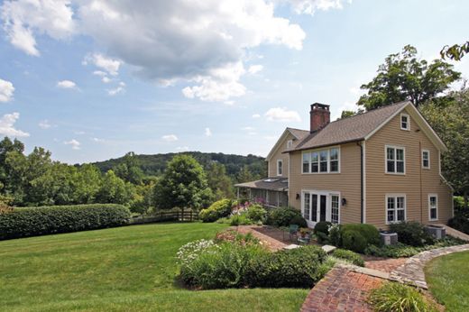 Detached House in Sherman, Fairfield County