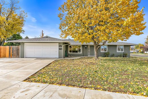 Luxury home in Medford, Jackson County