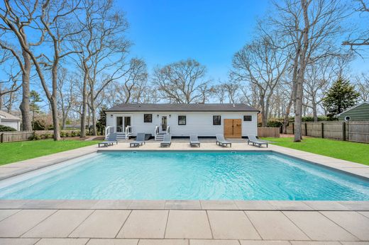 Detached House in Hampton Bays, Suffolk County