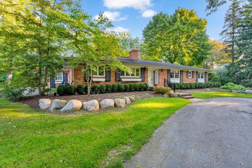 Detached House in Bloomfield Township, Oakland County