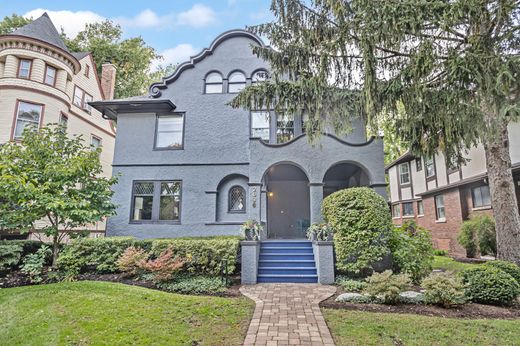 Detached House in Evanston, Cook County