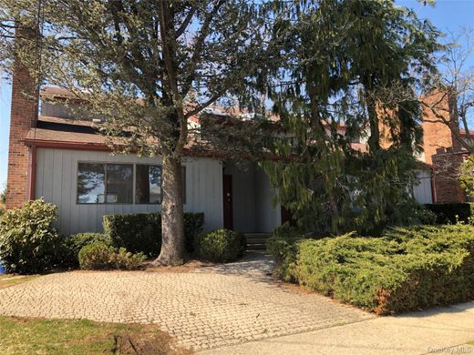 Duplex in Port Washington, Nassau County