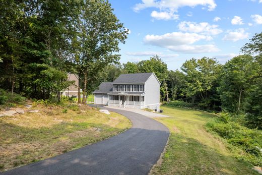 Detached House in Norwich, New London County