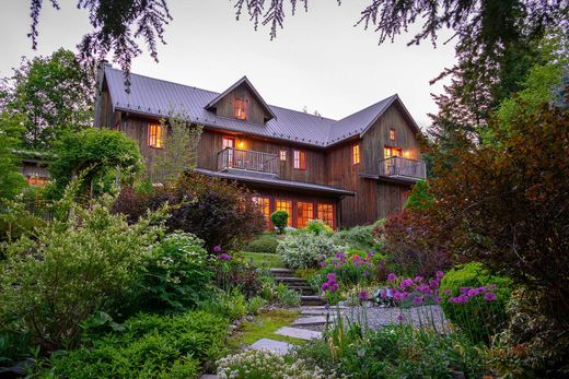 Detached House in Salt Spring Island, Capital Regional District