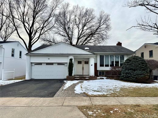 Detached House in Plainview, Nassau County