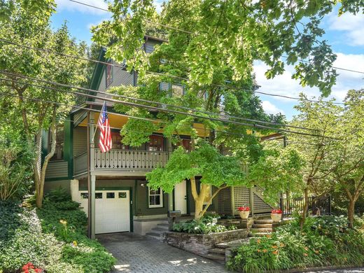 Einfamilienhaus in Sea Cliff, Nassau County