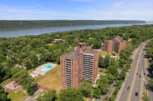 Luxury home in Bronxdale, Bronx County