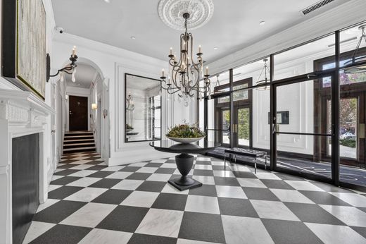 Apartment in Washington, Washington County