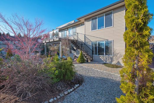 Sechelt, Sunshine Coast Regional Districtの一戸建て住宅