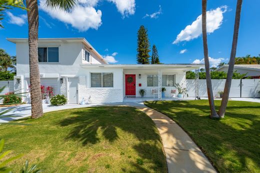 Luxury home in South Palm Beach, Palm Beach