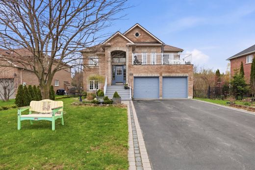 Duplex in Collingwood, Ontario
