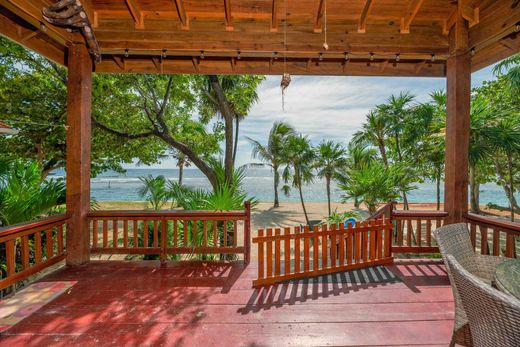 Vrijstaand huis in Roatán