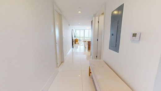 Apartment in Bay Harbor Islands, Miami-Dade
