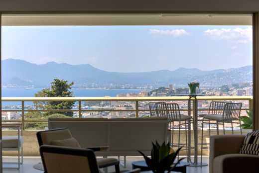 Apartment / Etagenwohnung in Cannes, Alpes-Maritimes