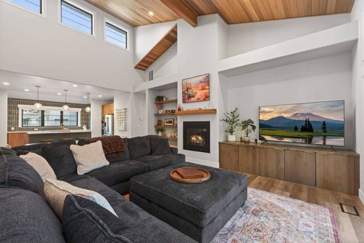 Luxury home in Sunriver, Deschutes County