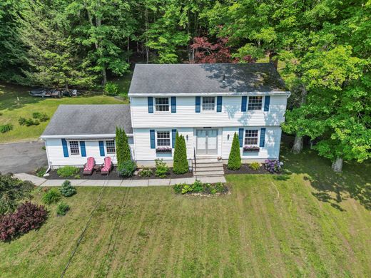 Detached House in Pittsfield, Berkshire County
