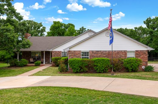 Luxury home in Eufaula, McIntosh County
