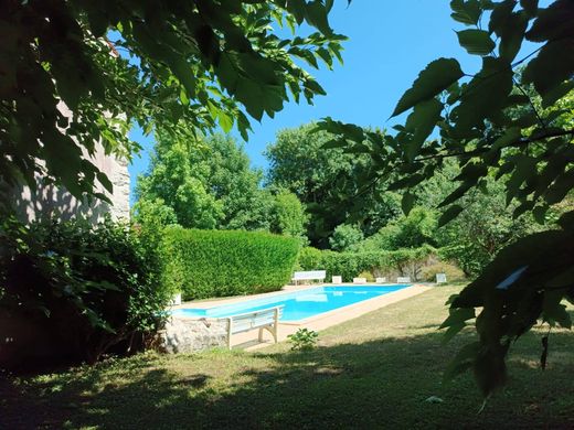 Mehrfamilienhaus in Blois, Loir-et-Cher