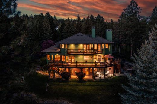 Luxury home in Bend, Deschutes County