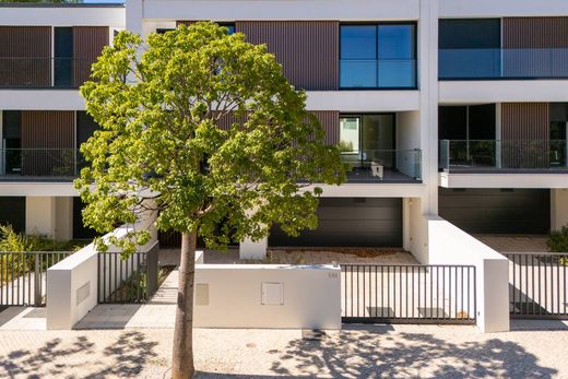 Detached House in Oeiras, Lisbon