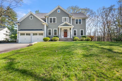 Detached House in Weston, Middlesex County