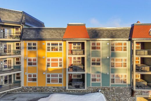 Apartment / Etagenwohnung in Silver Star Mountain, British Columbia