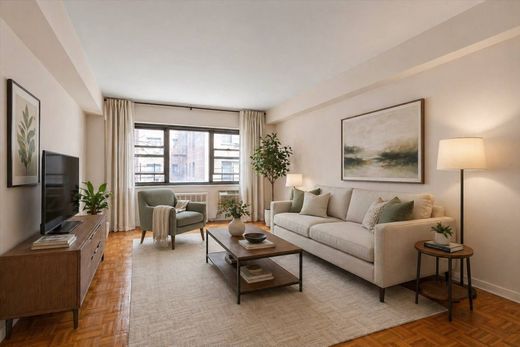 Apartment in Forest Hills, Queens