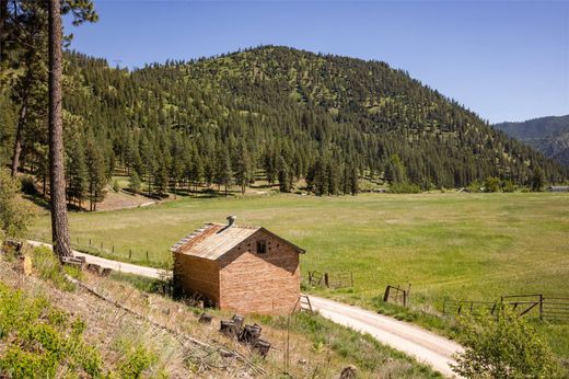 Land in Clinton, Missoula County